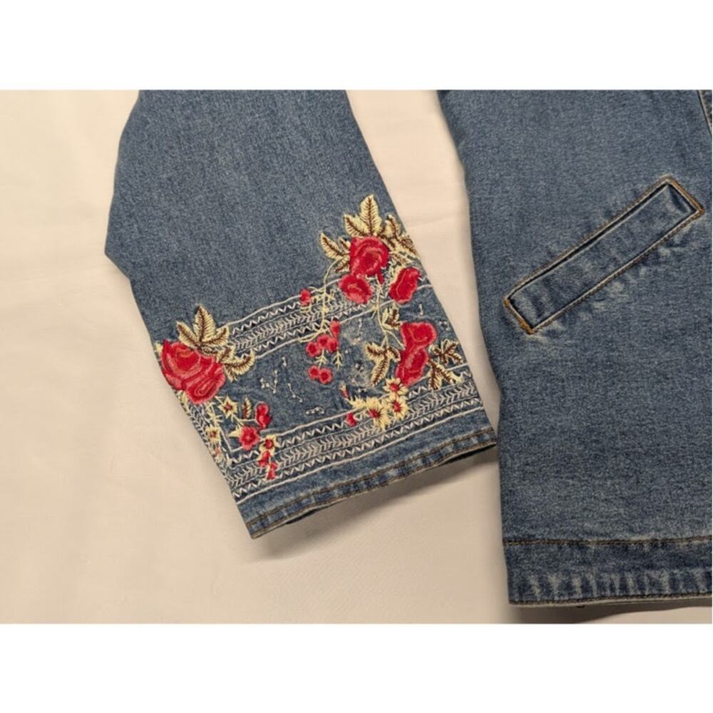 Denim & Co Vintage Floral Embroidered Denim Jean Jacket Women's Size Medium - Picture 6 of 9